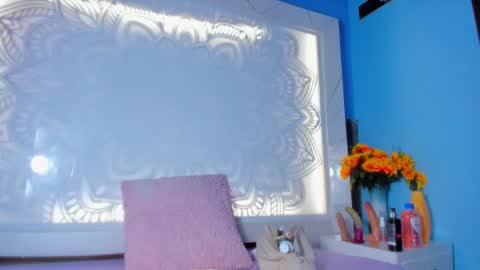 Freya online show from April 4, 3:24 am