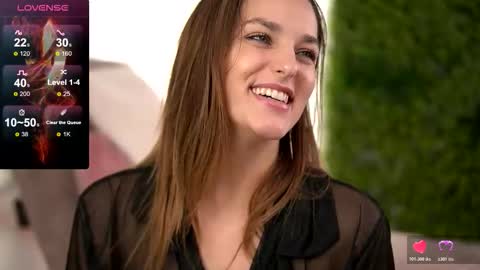 freyaheart online show from December 15, 1:29 pm