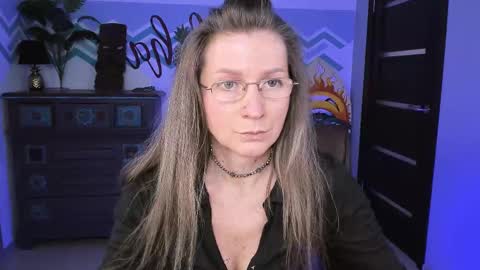 Frida Tander online show from March 8, 1:03 pm