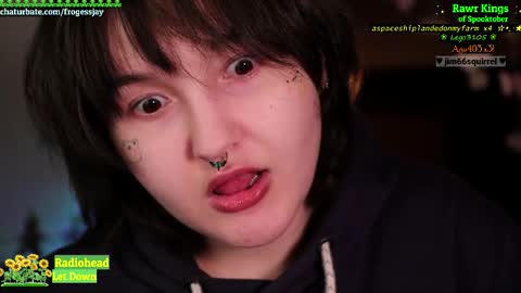 Snapshot of frogessjay chatting on October 21, 6:00 pm Jaywise Frogfoot online show from October 21, 6:00 pm