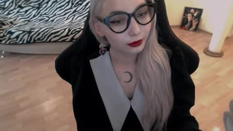 Snapshot of fromsun_forsoul chatting on September 9, 11:54 am Lilith online show from September 9, 11:54 am