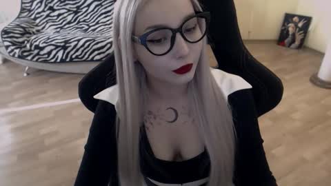 Snapshot of fromsun_forsoul chatting on September 10, 12:17 pm Lilith online show from September 10, 12:17 pm