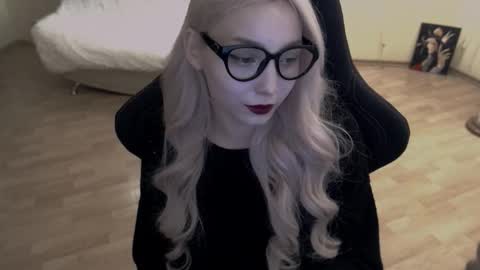 Snapshot of fromsun_forsoul chatting on September 30, 5:23 pm Lilith online show from September 30, 5:23 pm