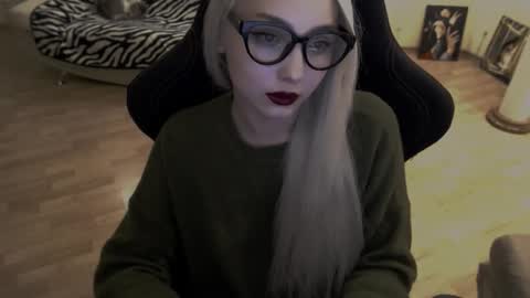 Snapshot of fromsun_forsoul chatting on October 23, 5:58 pm Lilith online show from October 23, 5:58 pm