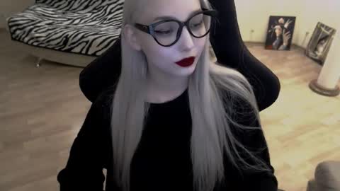 Snapshot of fromsun_forsoul chatting on October 14, 4:32 pm Lilith online show from October 14, 4:32 pm