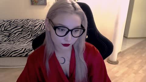 Snapshot of fromsun_forsoul chatting on December 3, 5:26 am Lilith online show from December 3, 5:26 am