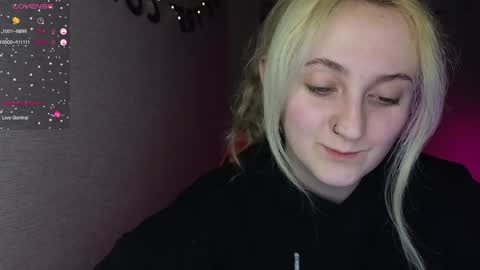 Snapshot of frosty_blueberries4 chatting on January 18, 11:33 pm ANA online show from January 18, 11:33 pm