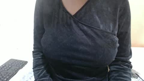 fruity28 online show from November 15, 6:48 am