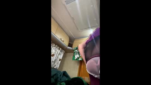 fullyfashionednylonlover online show from November 20, 3:31 pm