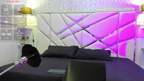 gabbieskinny online show from March 12, 11:25 am