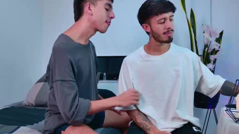 gabriel_and_geronimo online show from November 21, 1:36 am