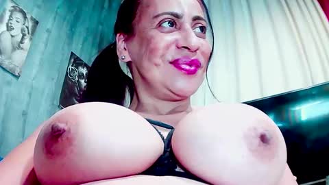 Snapshot of gabriela_sexy chatting on March 4, 5:56 pm Gabriella Lopez online show from March 4, 5:56 pm