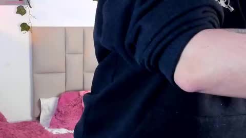 gabrielabali online show from January 8, 3:56 am