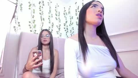 Snapshot of gabrielle_steele chatting on March 3, 3:30 am   online show from March 3, 3:30 am