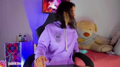 Snapshot of gabriiieela_ chatting on December 23, 6:26 pm Sara online show from December 23, 6:26 pm