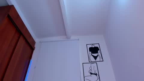 Snapshot of gaby_girl chatting on October 17, 8:46 pm online show from October 17, 8:46 pm