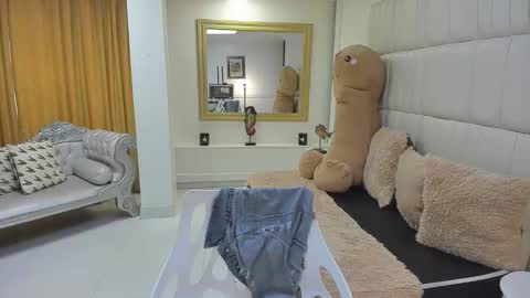 gabriela online show from December 13, 7:53 pm