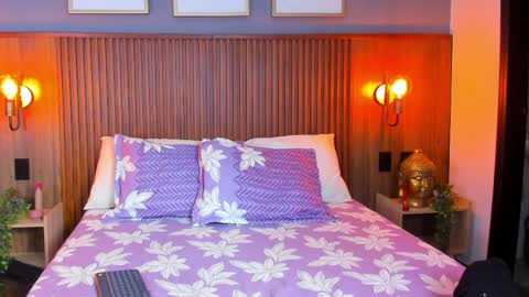 GabyEvans online show from April 1, 1:01 pm