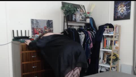 HOT  online show from February 14, 10:29 am