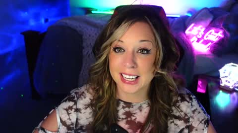 Snapshot of garagesex22 chatting on December 3, 5:26 am Jenna  - be back MONDAY night.  online show from December 3, 5:26 am