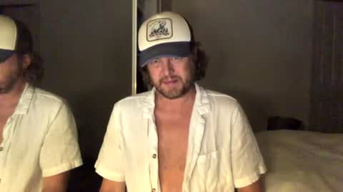 gcsurfer81 online show from August 3, 8:05 am