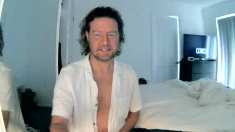 gcsurfer81 online show from August 9, 3:05 am