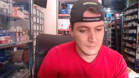 Snapshot of geckohot25 chatting on October 18, 7:18 pm DANI 3 online show from October 18, 7:18 pm