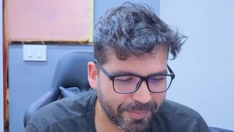 geeklatin88 online show from May 3, 7:14 am
