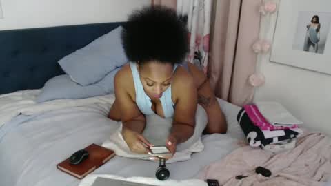 Snapshot of geishapaige chatting on October 7, 10:22 am The Empress online show from October 7, 10:22 am