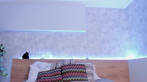 geminis muentes online show from March 8, 3:39 am