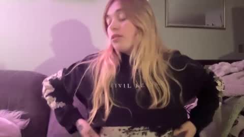 gemmyrosee online show from January 25, 10:29 am