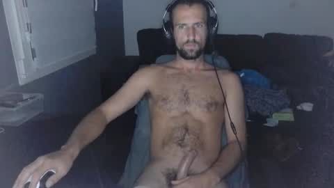 Snapshot of genie_lamps chatting on October 31, 9:59 pm Edouard online show from October 31, 9:59 pm