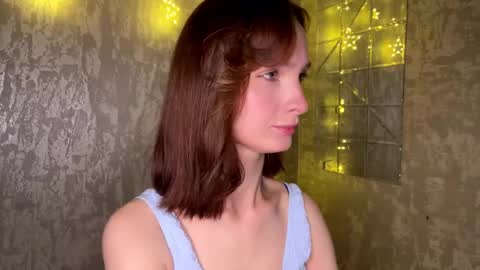 Riana online show from May 3, 1:28 pm