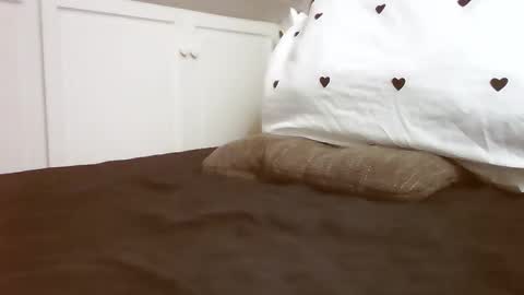 gentle_julian online show from March 18, 9:48 am