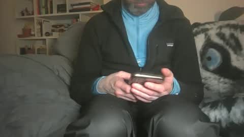 Snapshot of geon2xx chatting on March 12, 12:53 am Geon online show from March 12, 12:53 am