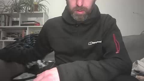 Snapshot of geon2xx chatting on March 3, 6:26 am Geon online show from March 3, 6:26 am