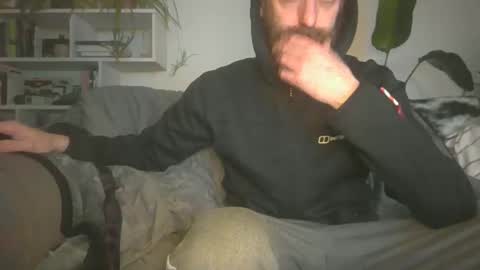 Snapshot of geon2xx chatting on October 16, 12:10 am Geon online show from October 16, 12:10 am