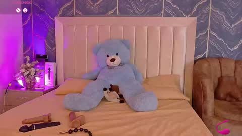    online show from November 12, 12:40 pm