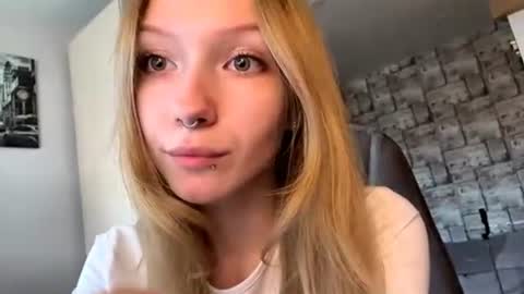 Sophie online show from June 27, 5:13 am