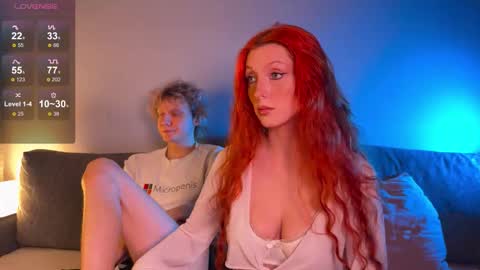 Snapshot of gethigh_ chatting on October 16, 1:00 pm Liz and Mark online show from October 16, 1:00 pm