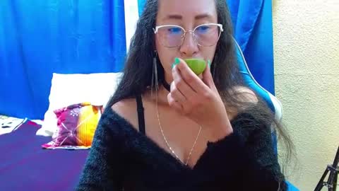 Gia  online show from June 6, 10:26 pm