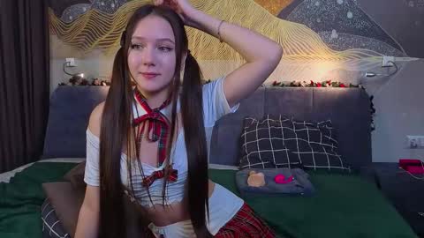 Hi my name is Gianna Im new here but I really like to chat online show from December 15, 8:27 pm