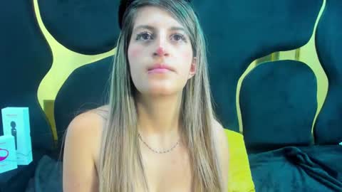 Snapshot of giaroussel chatting on October 17, 4:33 pm GiaRoussel online show from October 17, 4:33 pm