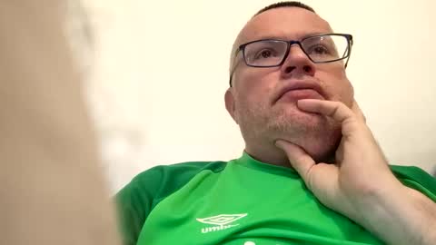 giddyup2222222 online show from April 9, 8:42 am