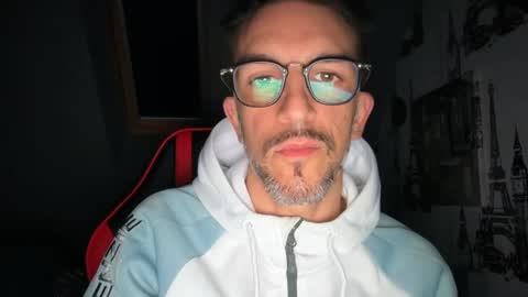 Gigi online show from May 16, 1:57 am