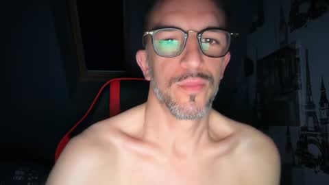 Gigi online show from May 30, 2:32 am