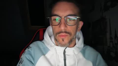 Gigi online show from May 16, 1:24 am