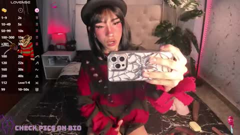 Snapshot of gigi_zahir chatting on October 20, 3:44 am Catty Zahir online show from October 20, 3:44 am
