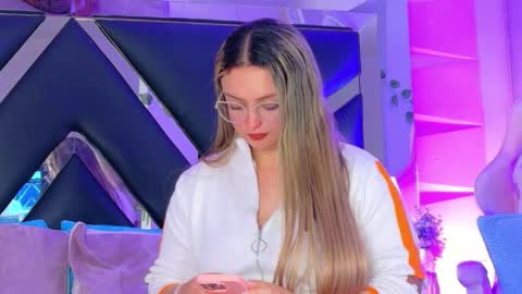 Giigii online show from March 3, 4:03 pm