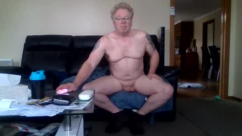 gimmmieoooo online show from November 3, 11:17 pm